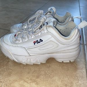 white fila disruptor 2